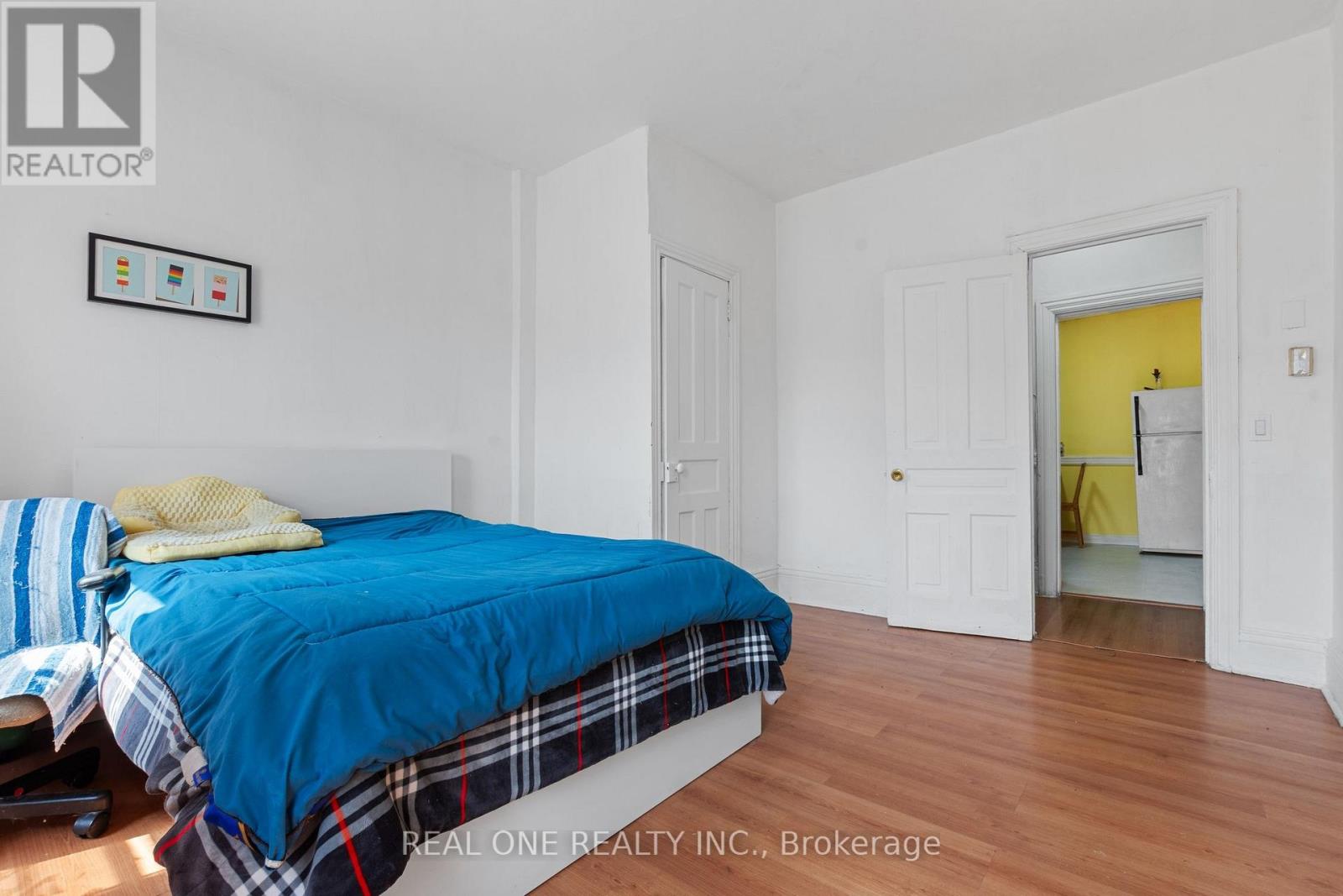 155 VICTORIA AVENUE N - 16