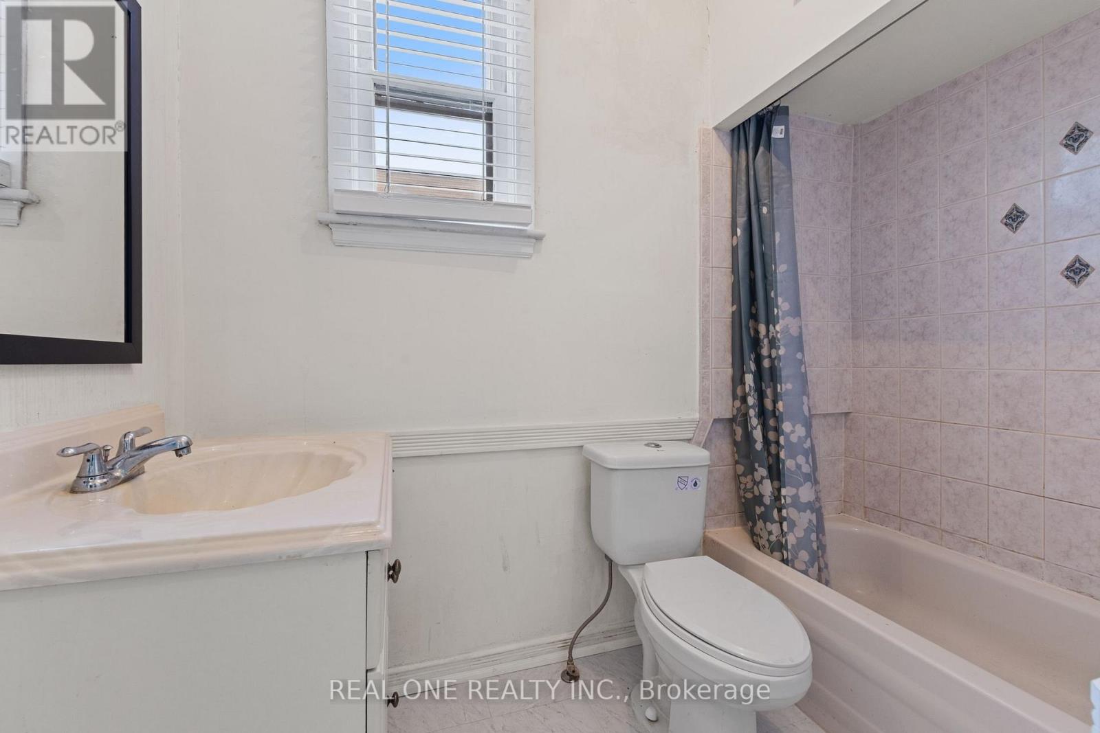 155 VICTORIA AVENUE N - 21
