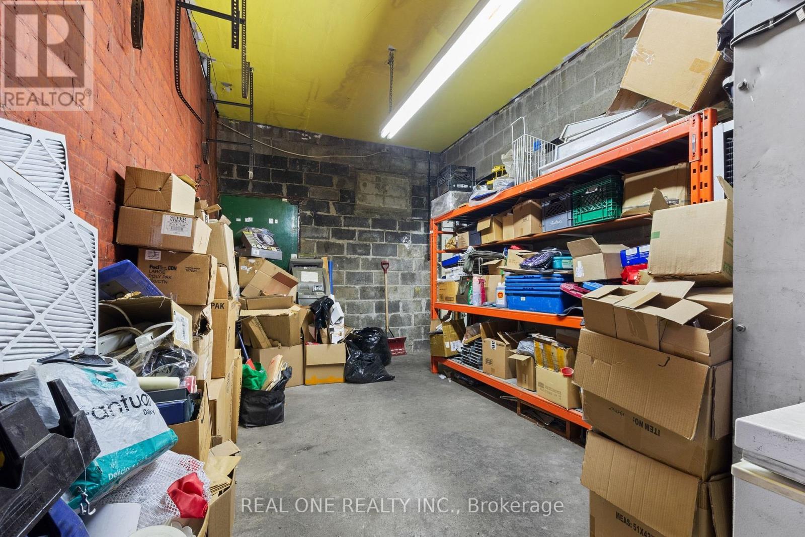 155 VICTORIA AVENUE N - 26
