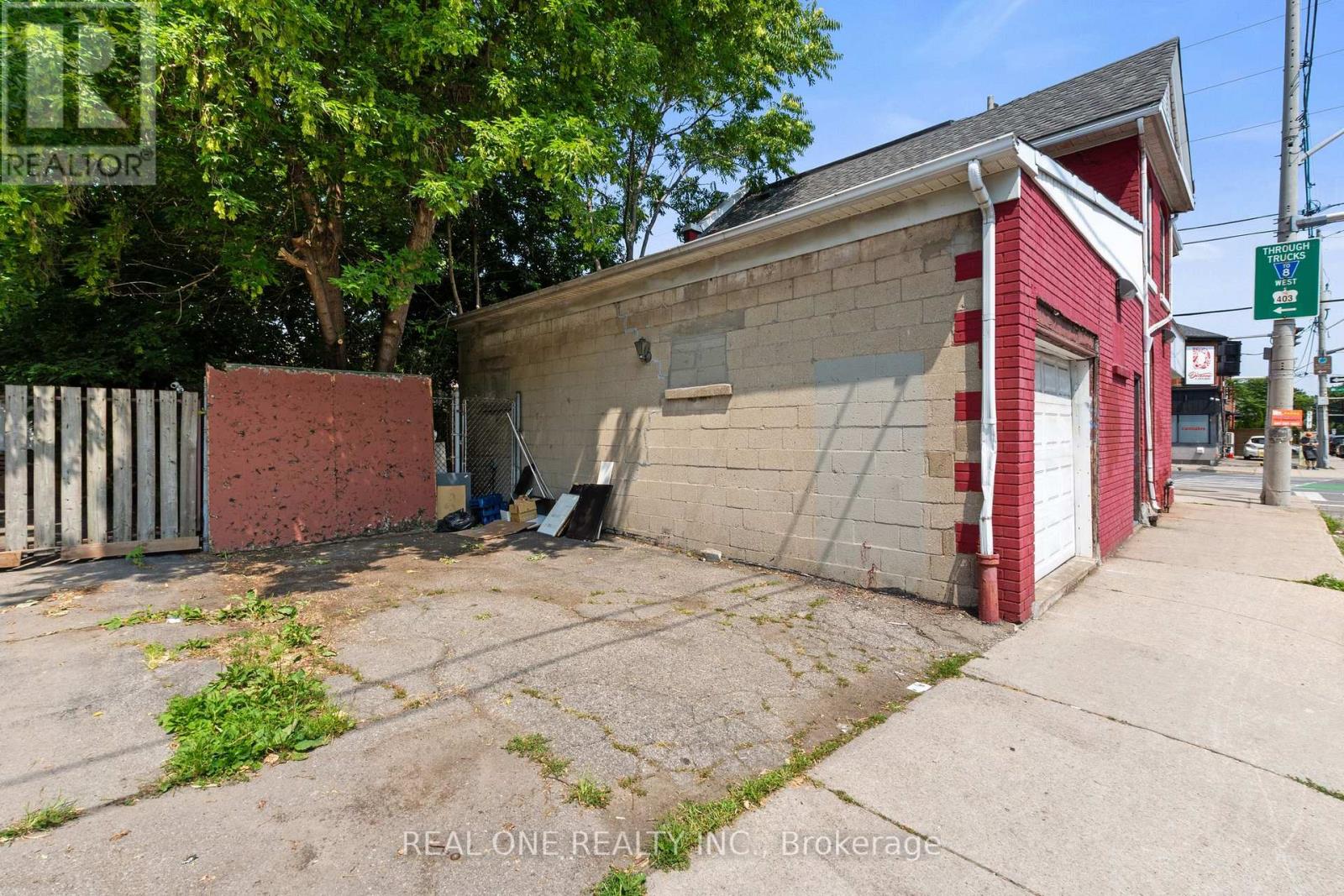 155 VICTORIA AVENUE N - 29