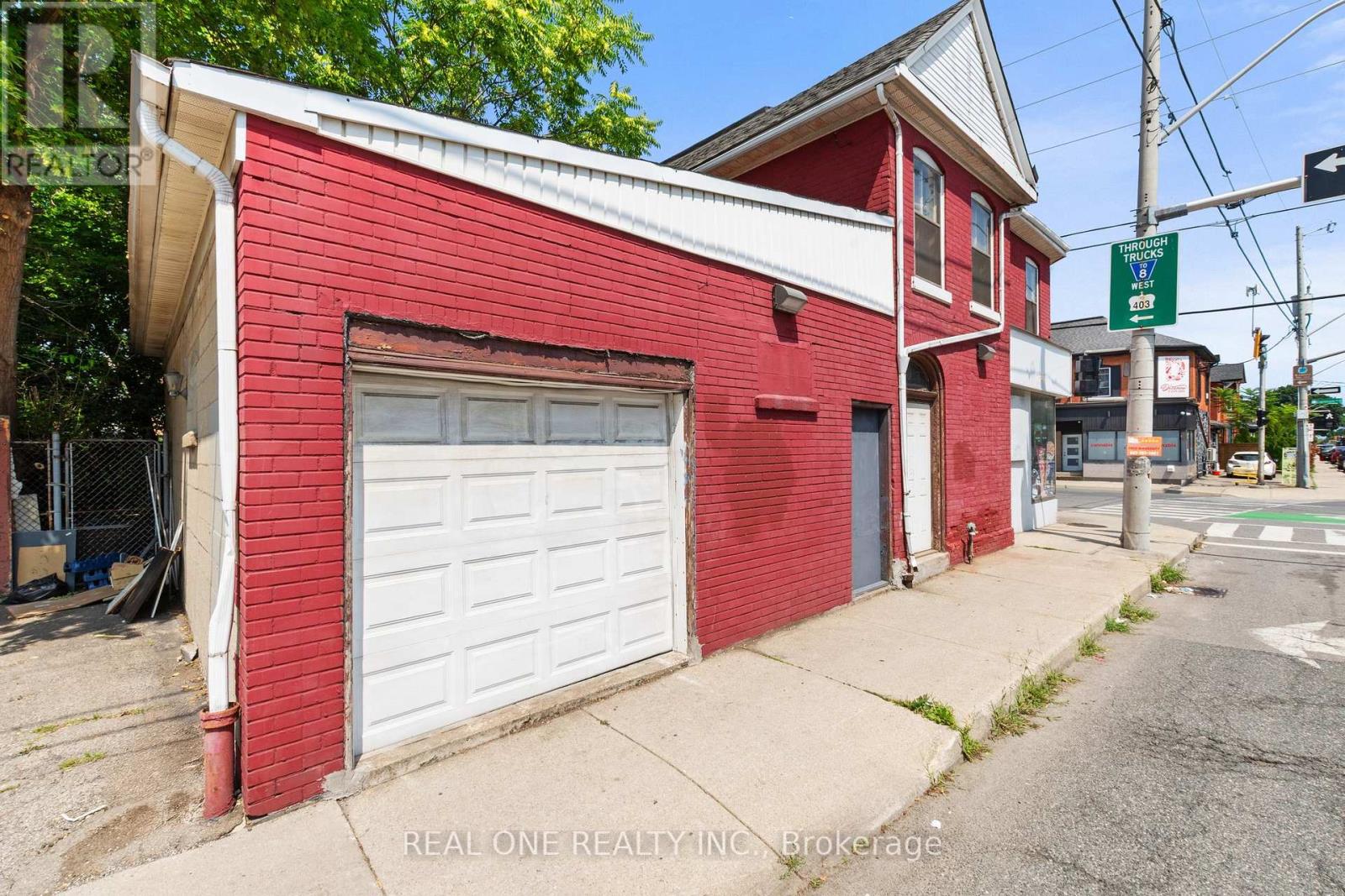 155 VICTORIA AVENUE N - 30