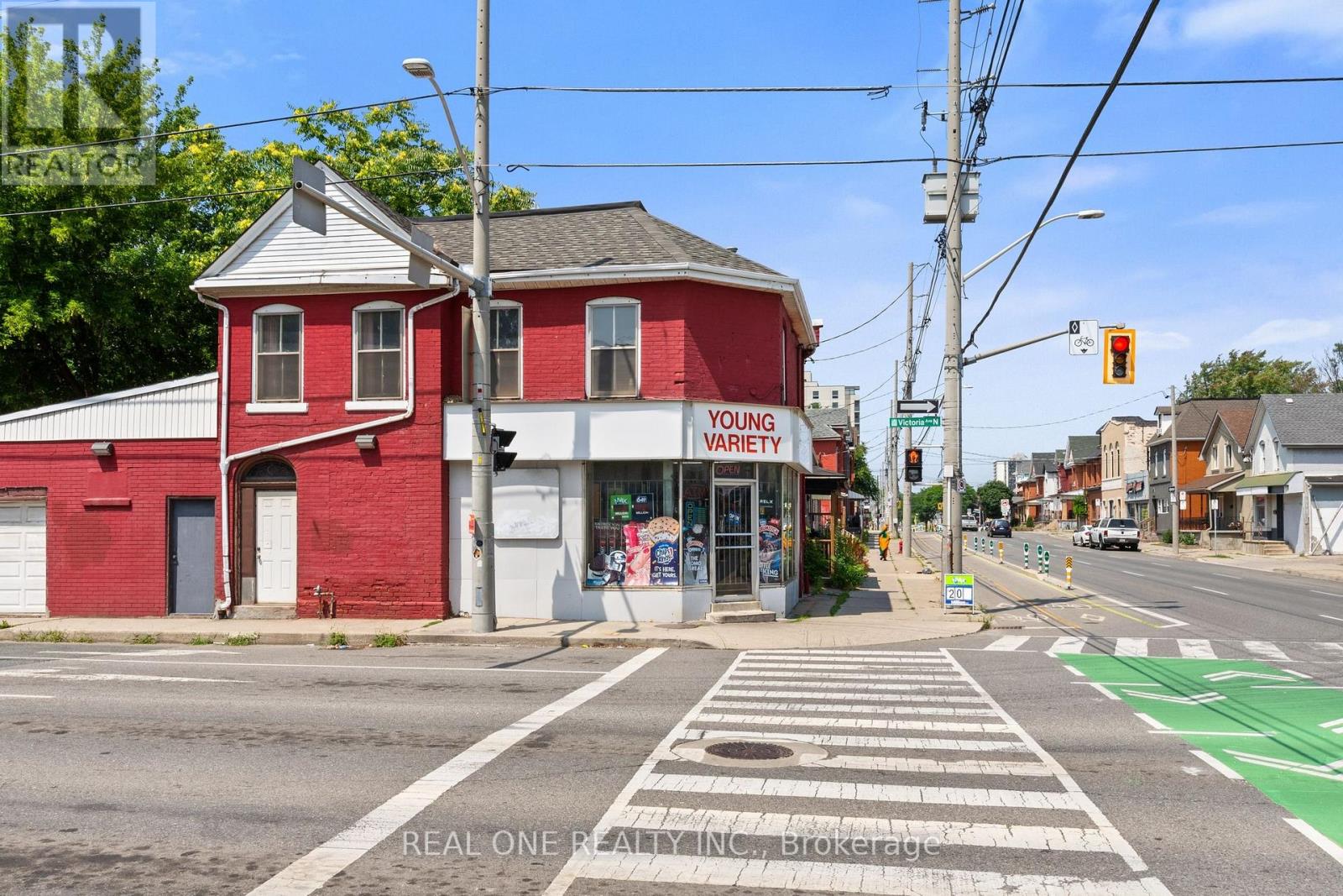 155 VICTORIA AVENUE N - 31
