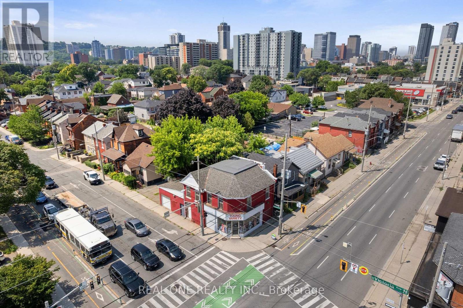 155 VICTORIA AVENUE N - 33