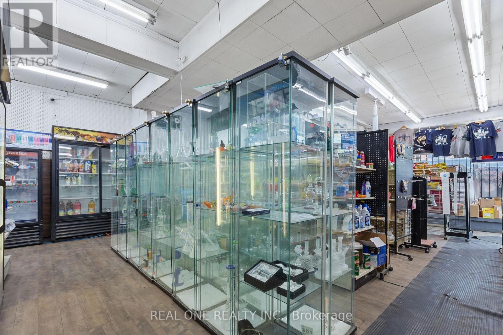 155 VICTORIA AVENUE N - 6