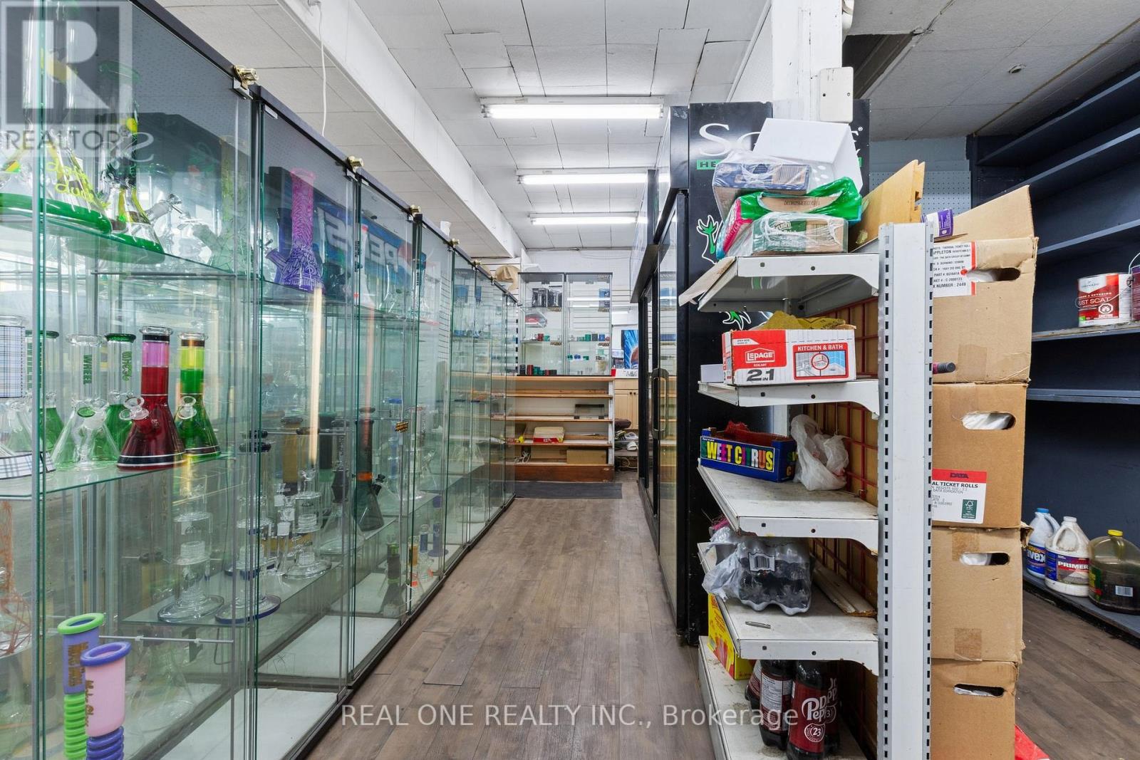 155 VICTORIA AVENUE N - 8