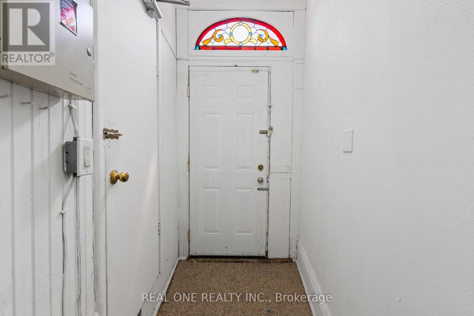 155 VICTORIA AVENUE N - 9
