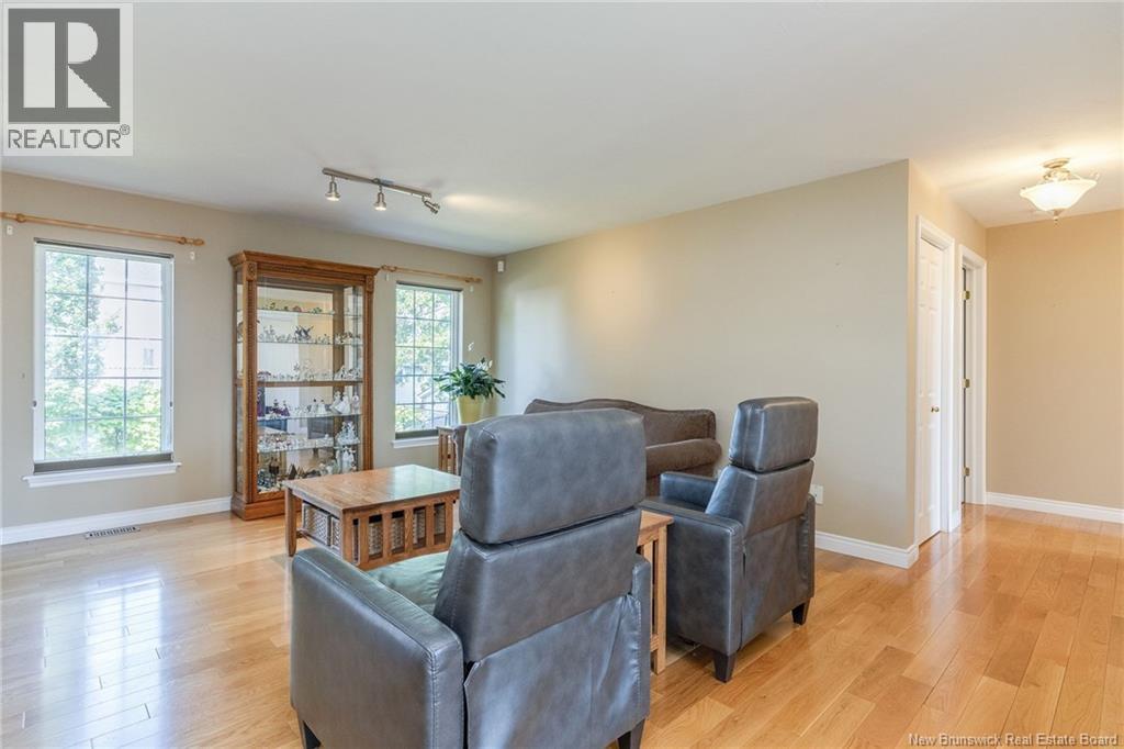 11 Weymond Crescent - 11