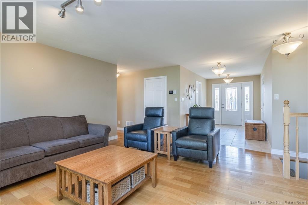 11 Weymond Crescent - 14