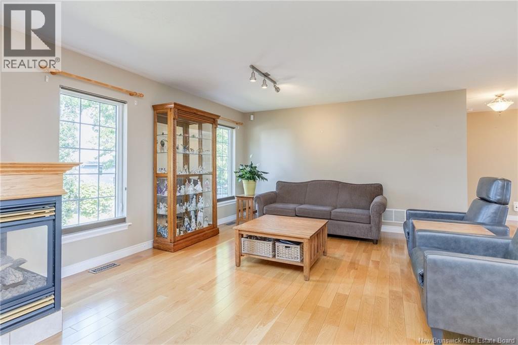 11 Weymond Crescent - 15