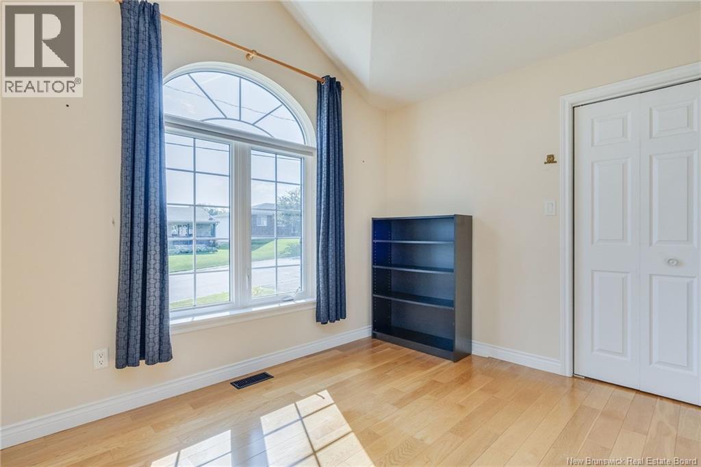 11 Weymond Crescent - 25