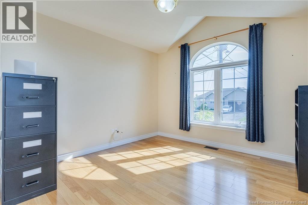 11 Weymond Crescent - 26