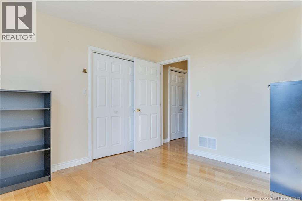 11 Weymond Crescent - Image 27