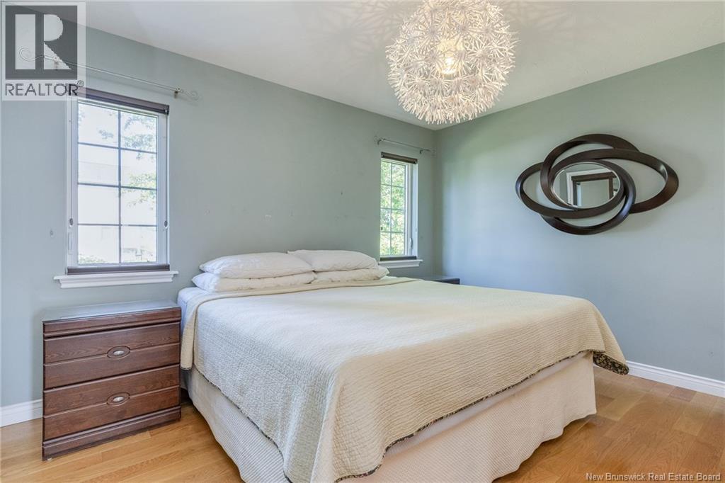 11 Weymond Crescent - 30