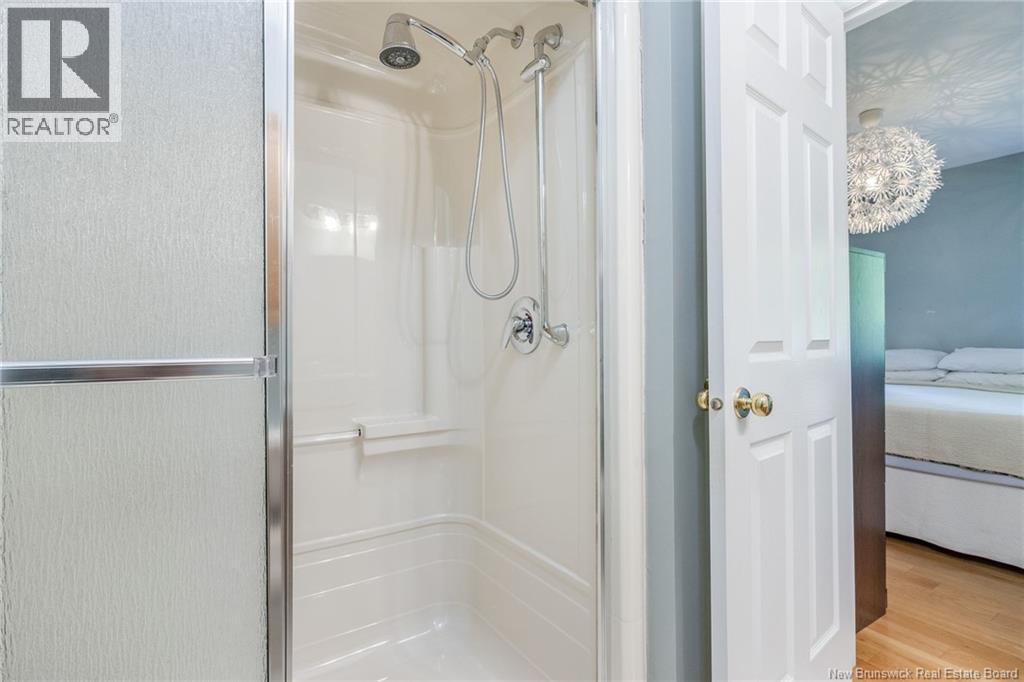 11 Weymond Crescent - Image 35