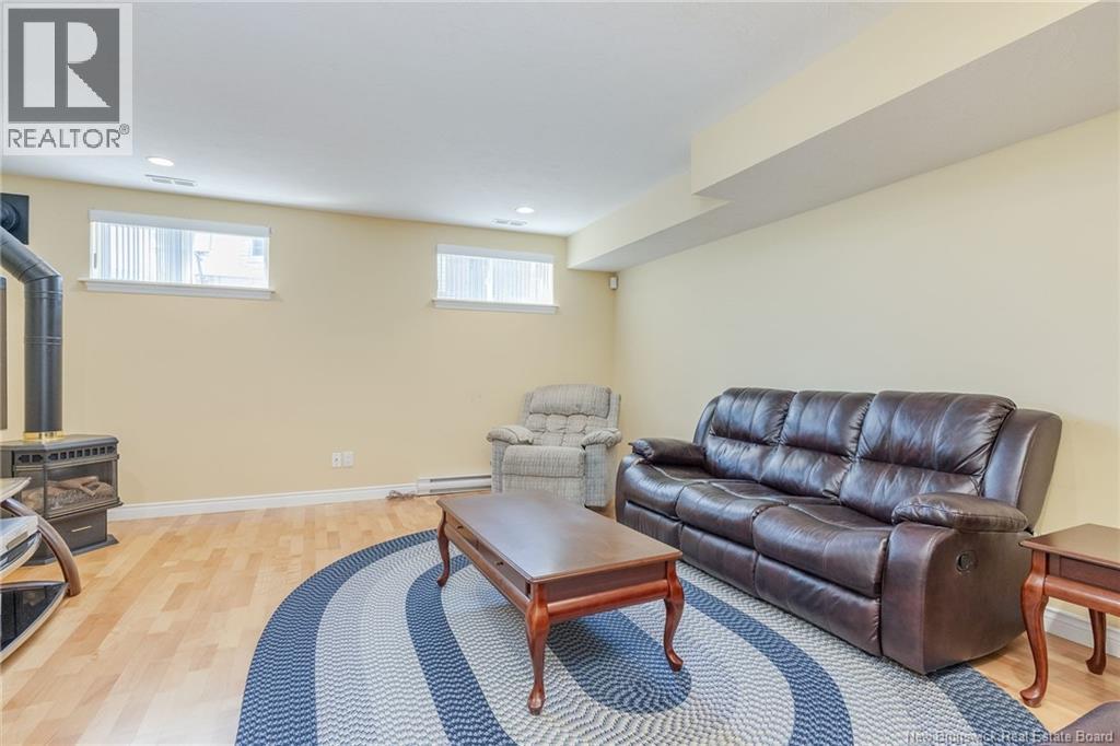 11 Weymond Crescent - 36