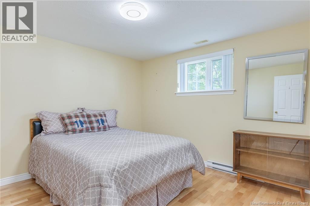 11 Weymond Crescent - Image 39