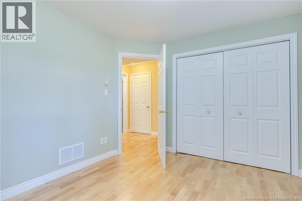 11 Weymond Crescent - 40