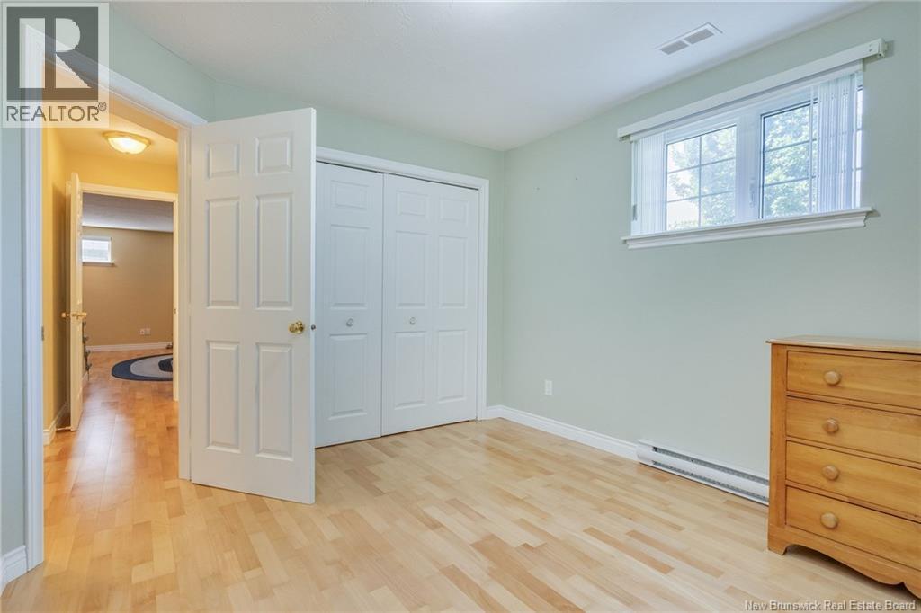 11 Weymond Crescent - Image 41