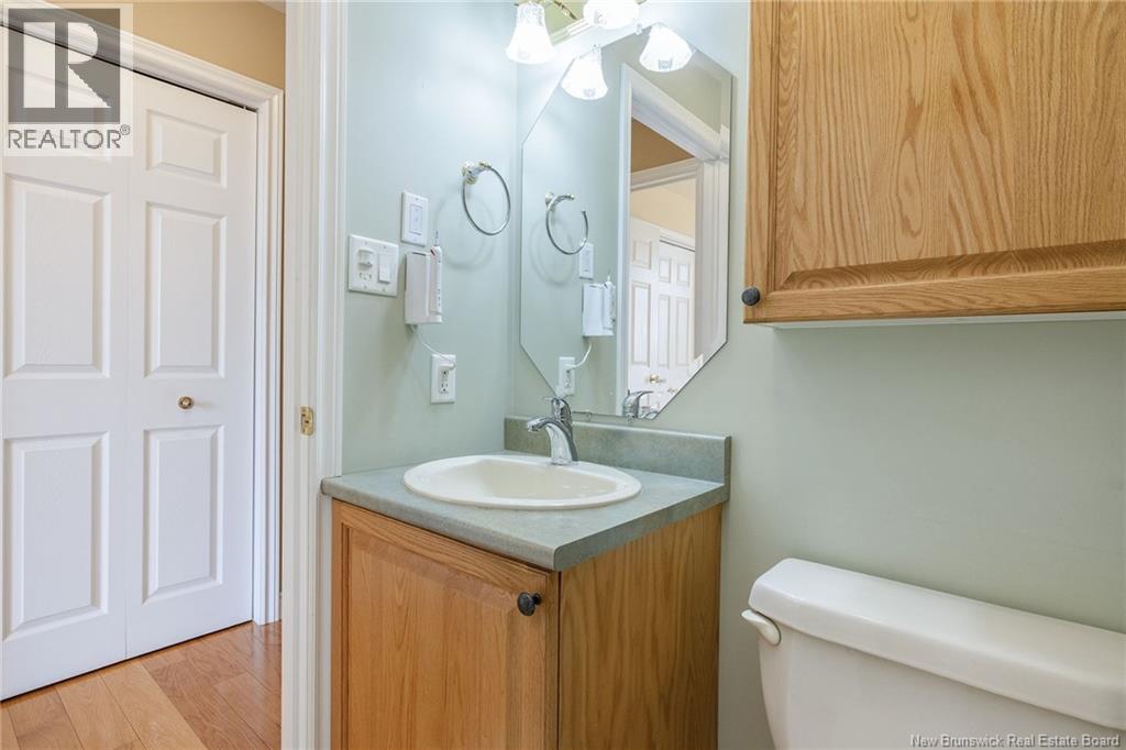 11 Weymond Crescent - Image 44