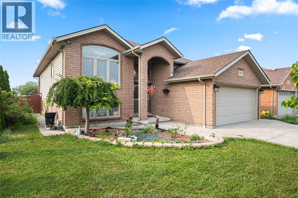 1920 MANITOBA STREET - 3