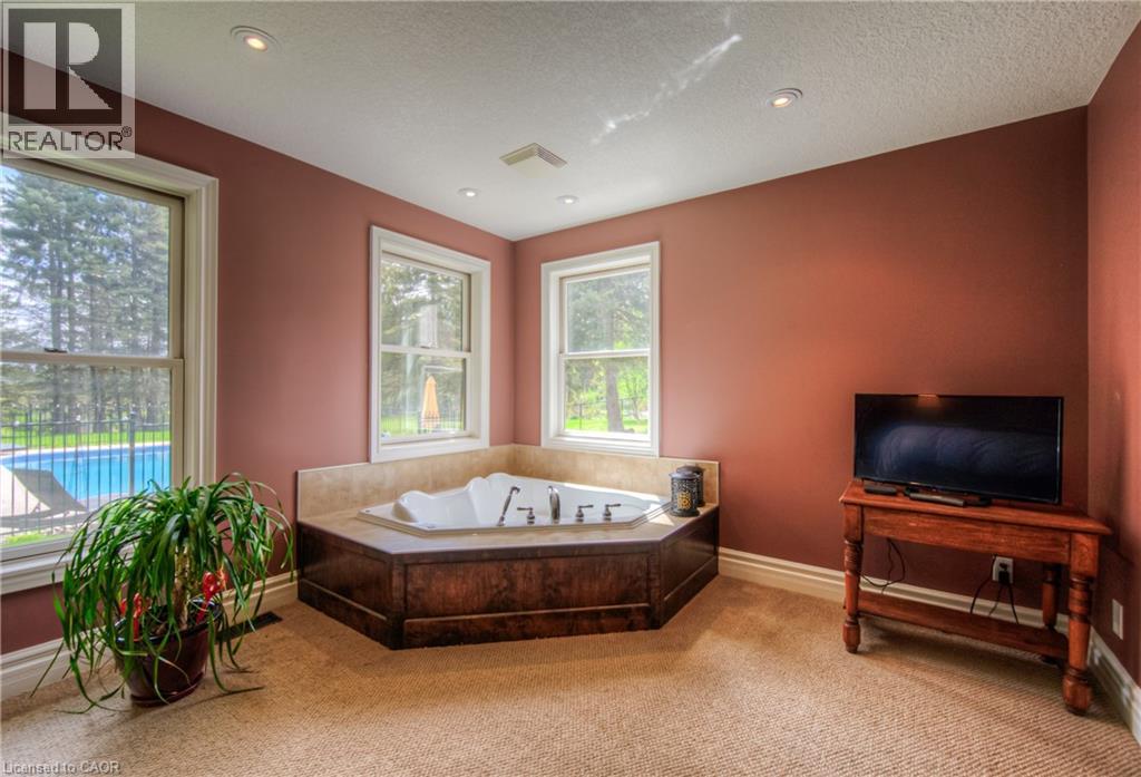 145 RIVERBANK Drive - 21