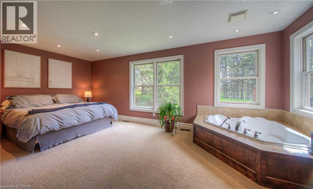 145 RIVERBANK Drive - 20