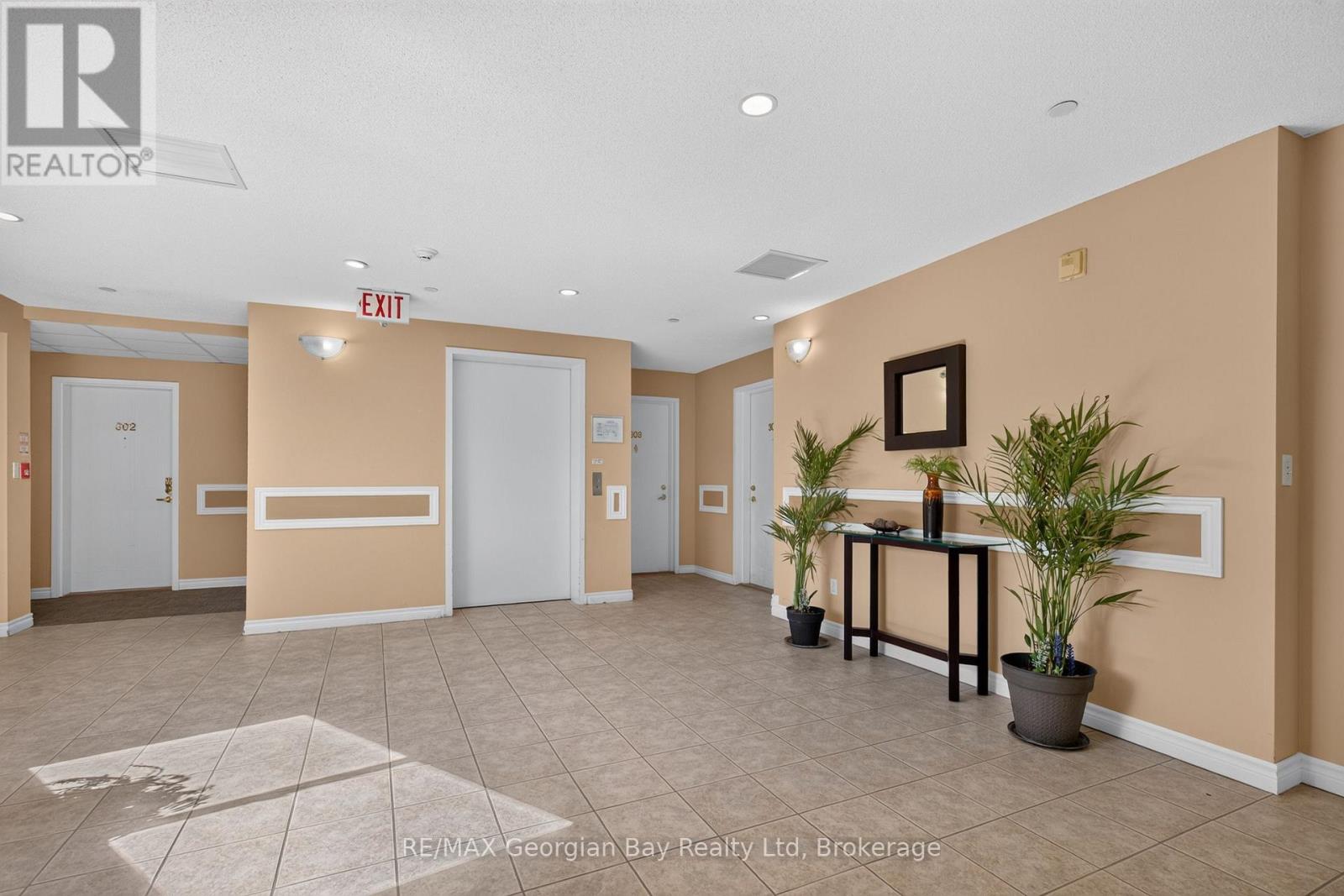#307 4 BECK BOULEVARD - 3