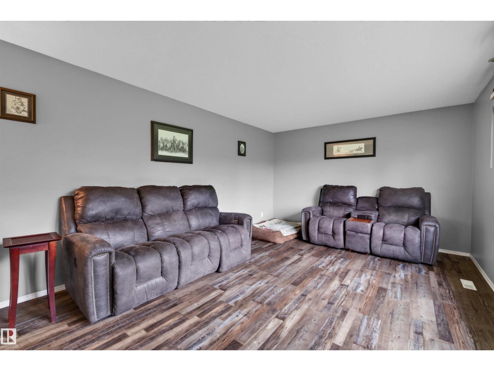 54433 RGE ROAD 213 - 14