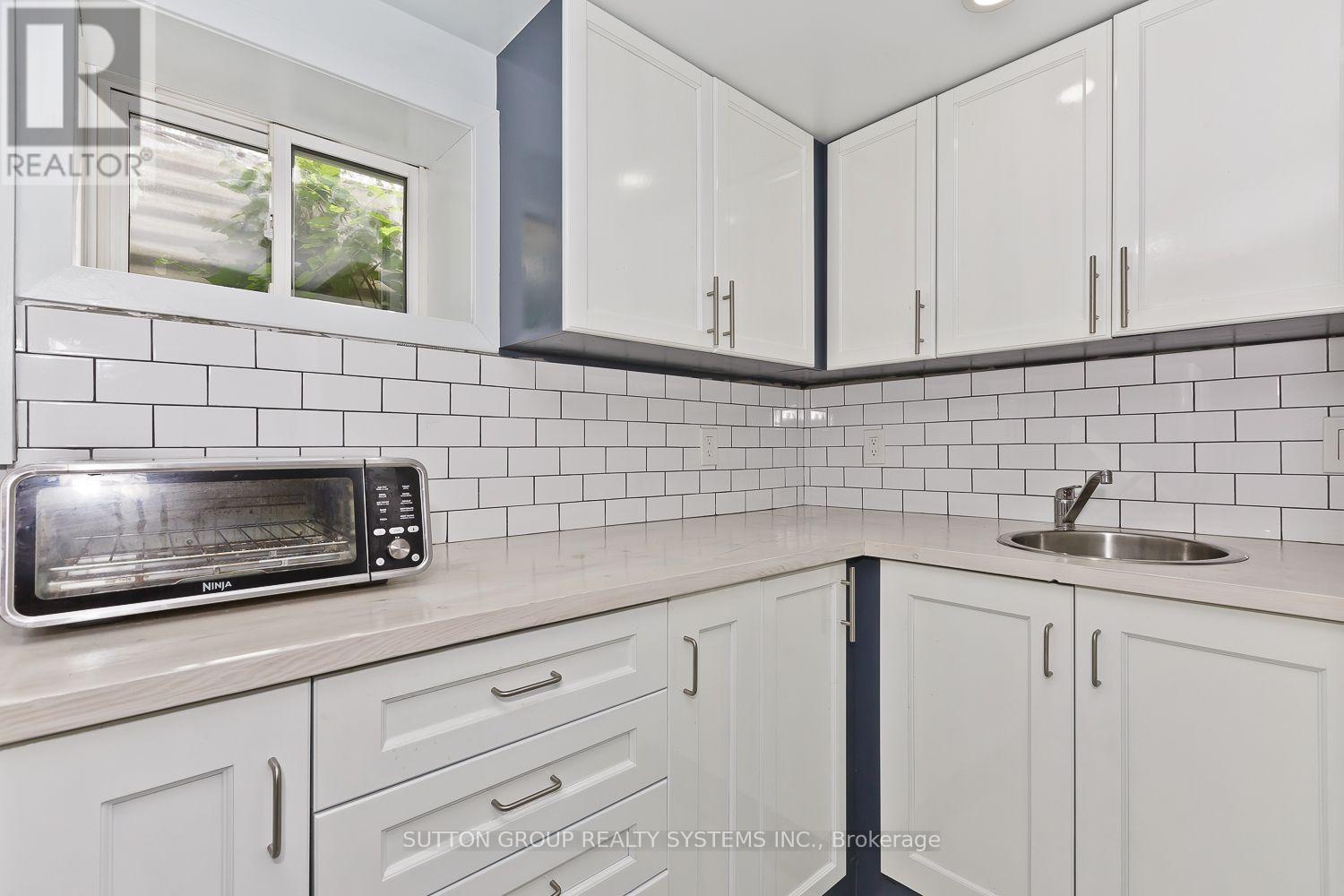 3 HARDISTY DRIVE - 40