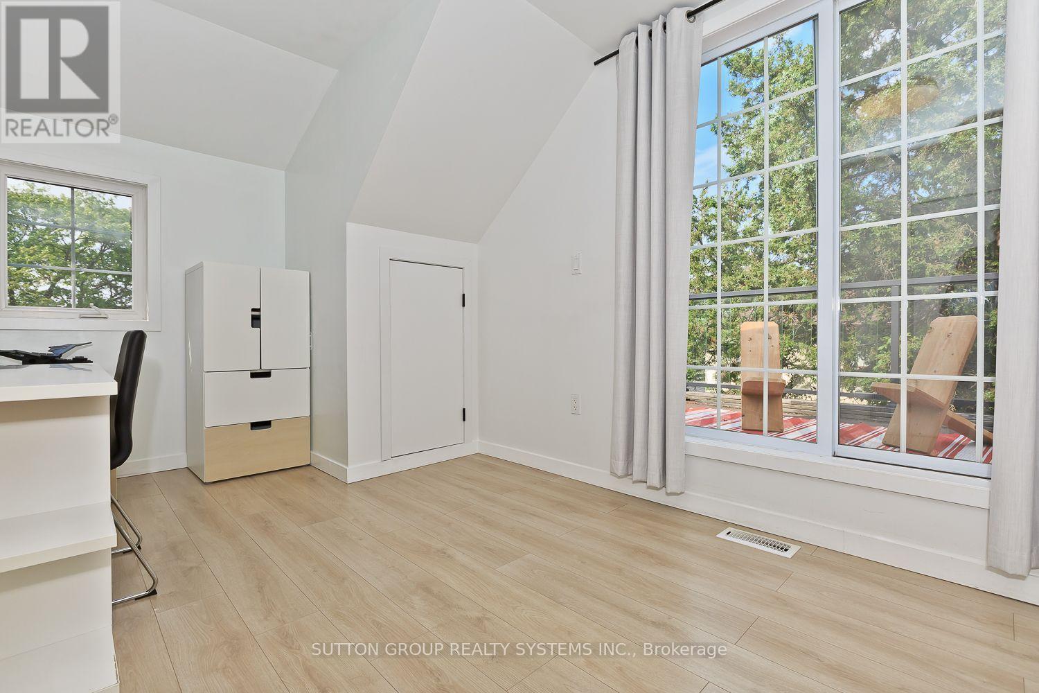 3 HARDISTY DRIVE - 33