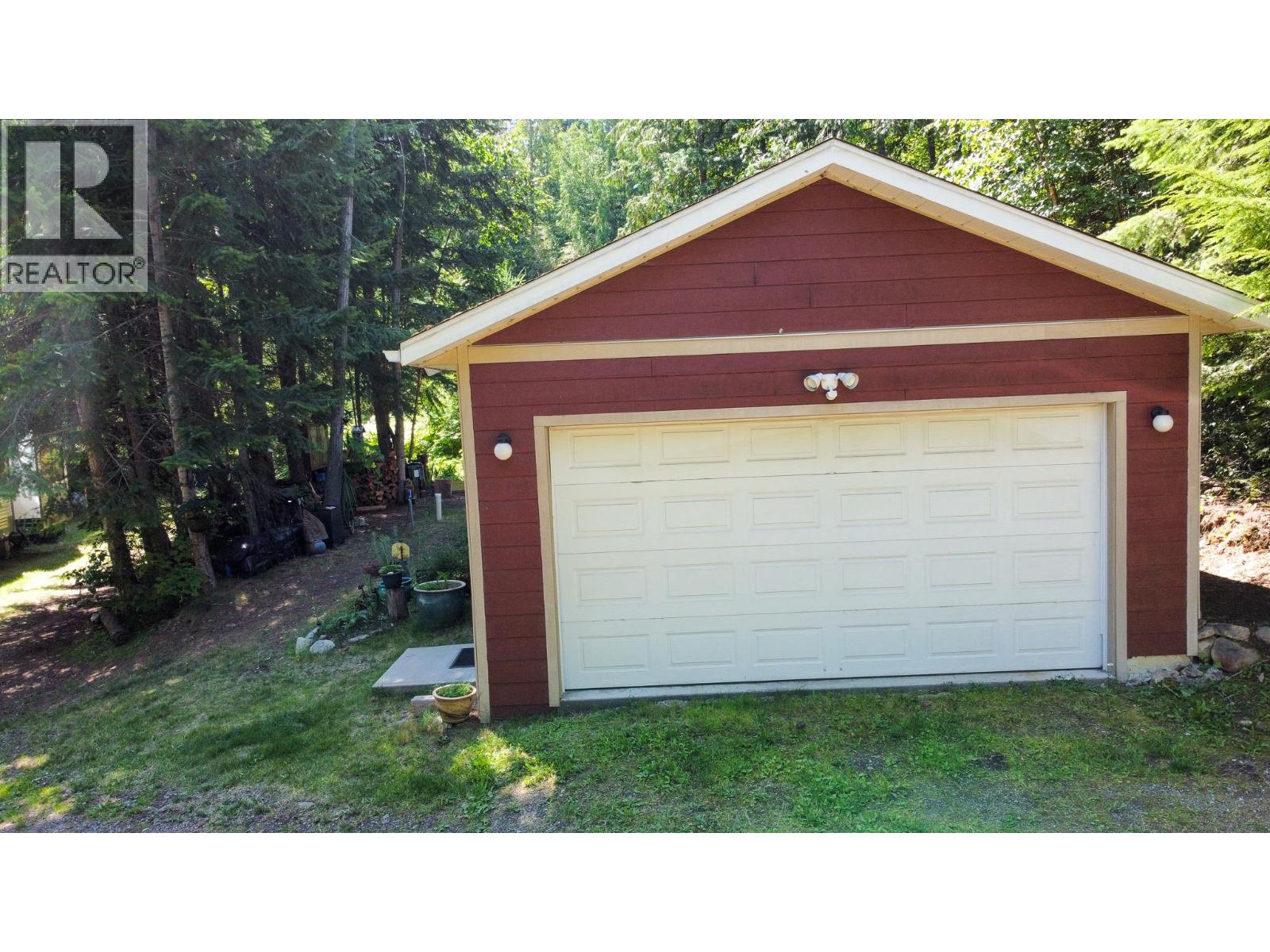 6240 LAKE Street, Kaslo