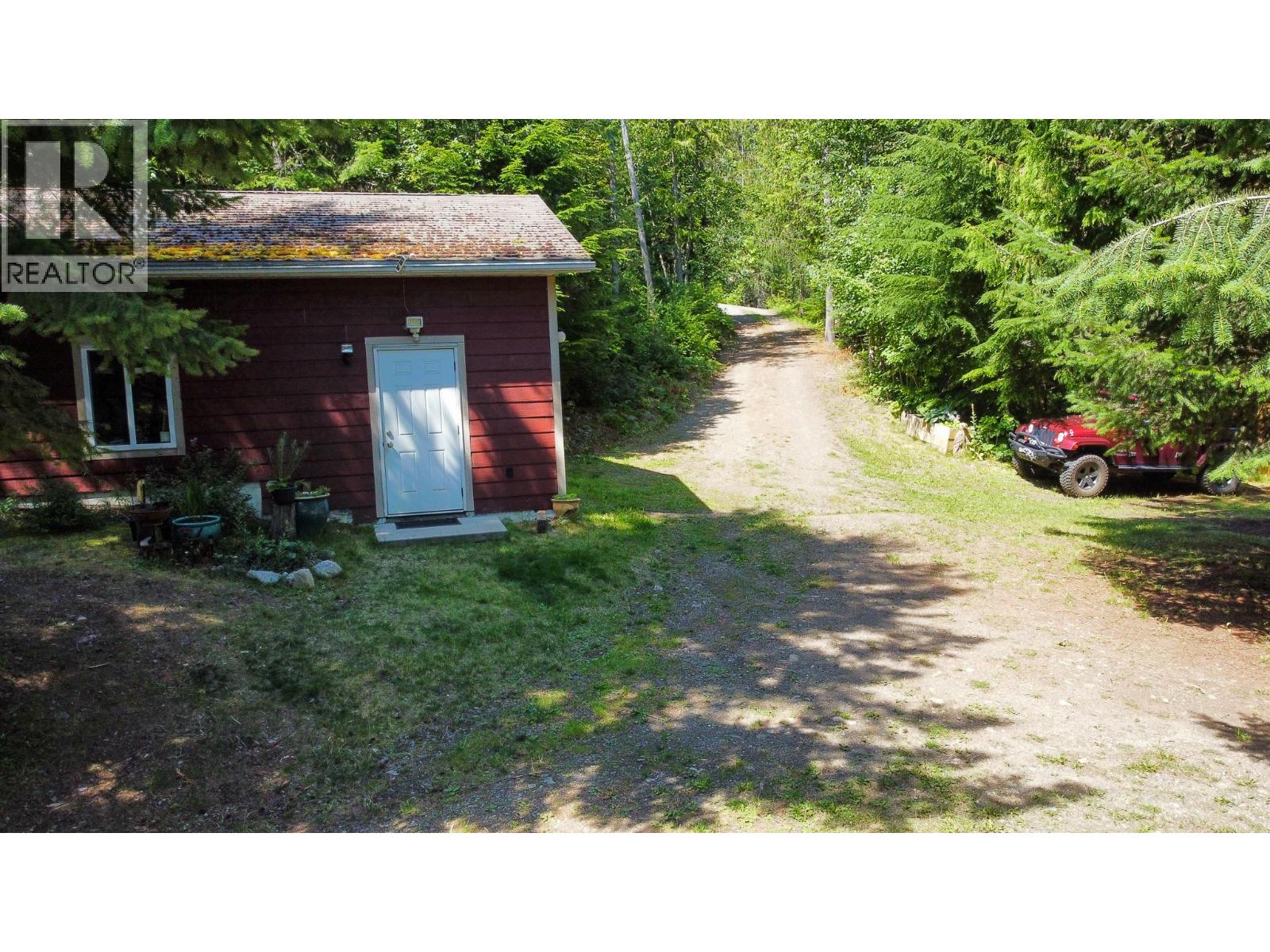 6240 LAKE Street, Kaslo