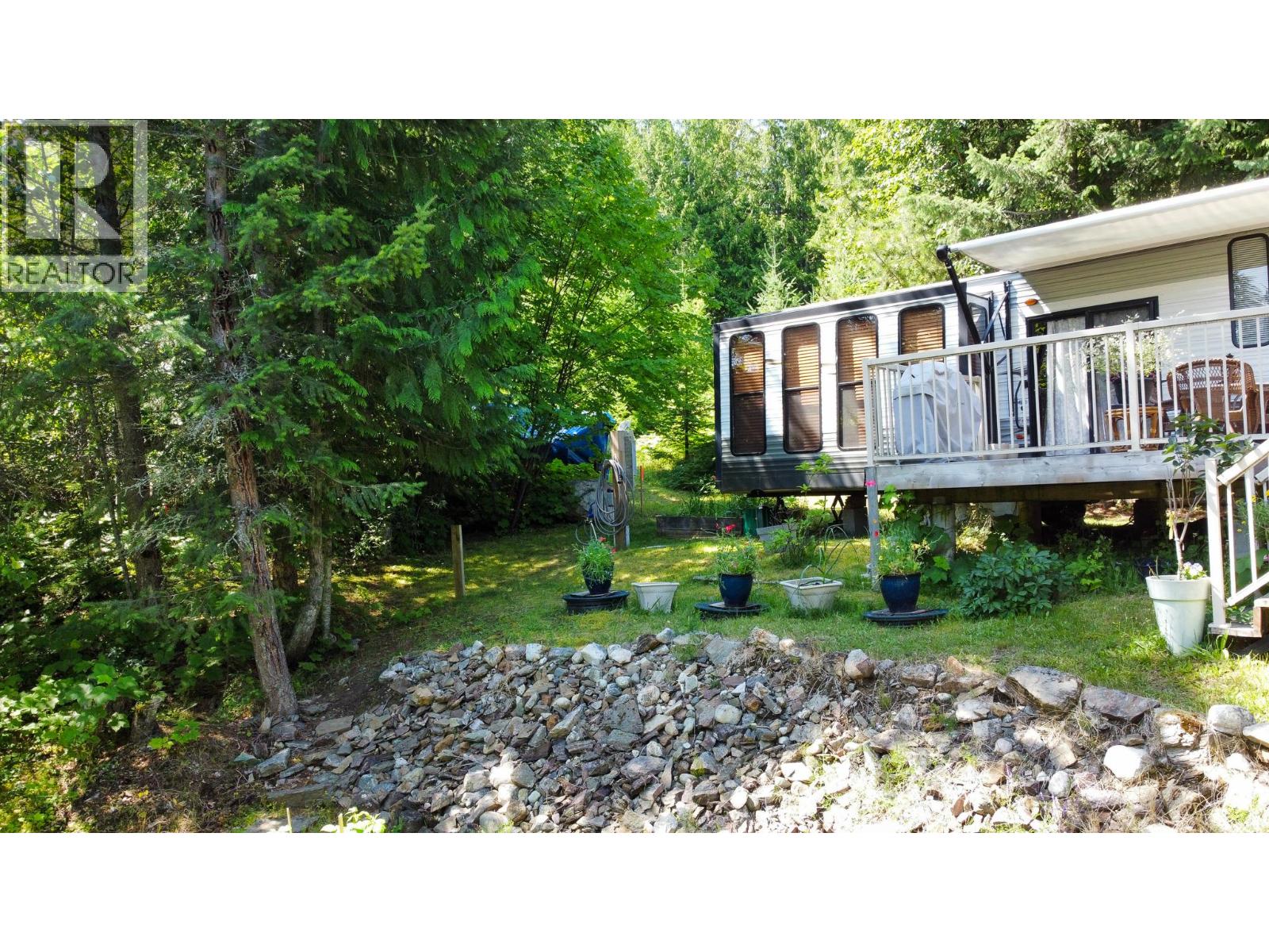 6240 LAKE Street, Kaslo