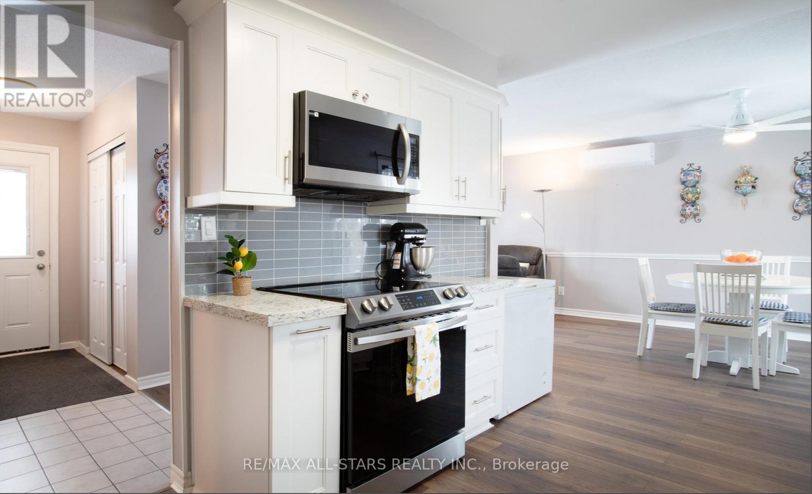 158 BLOSSOM COURT - 11