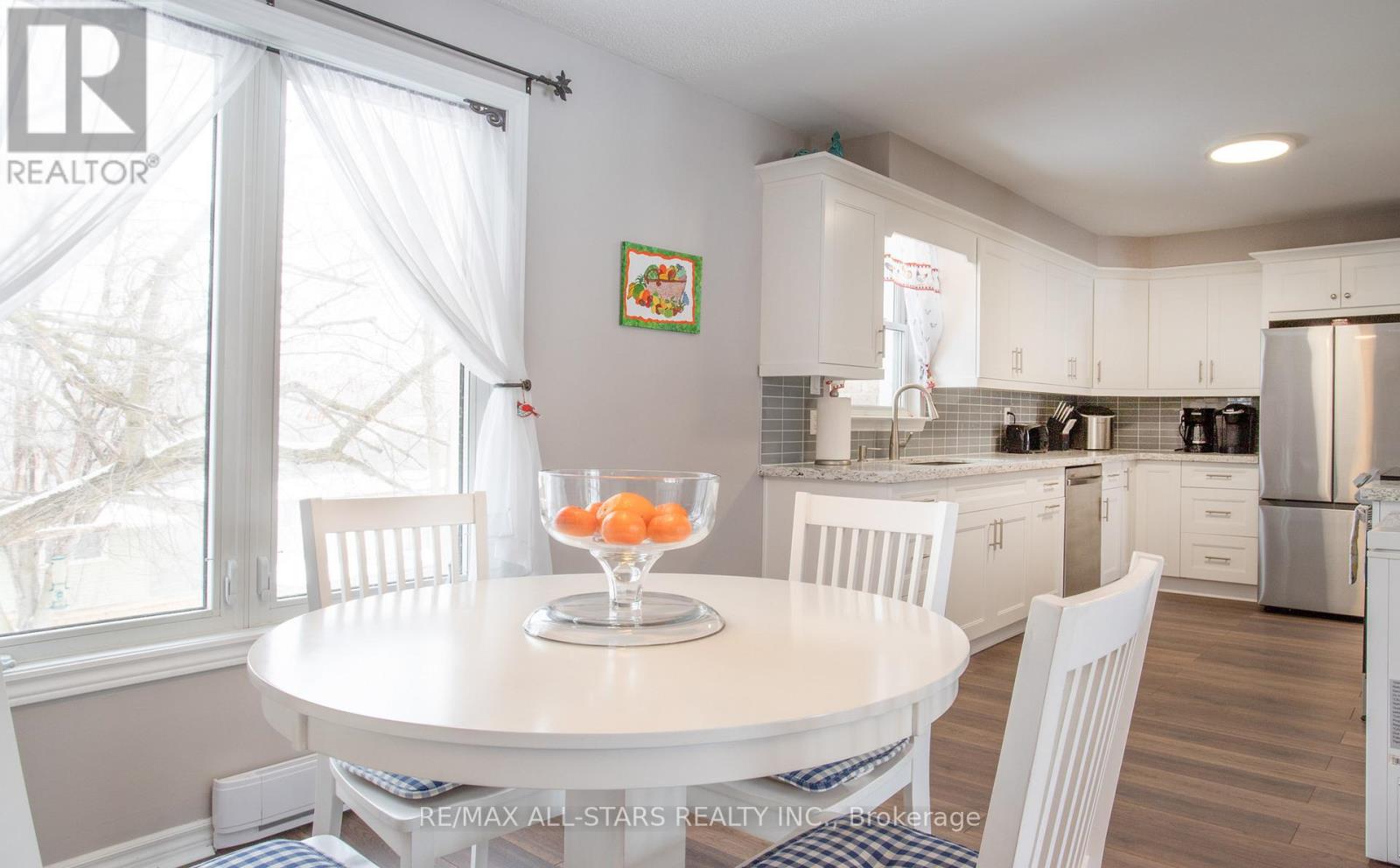 158 BLOSSOM COURT - 8