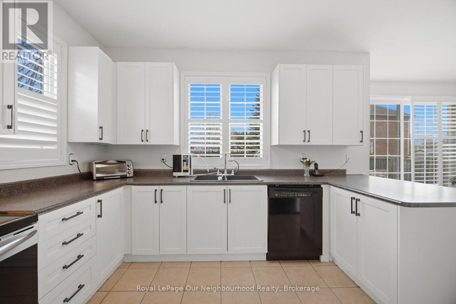 69 BLOOMSBURY AVENUE - 12