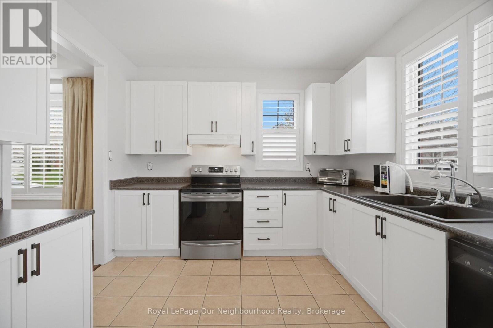 69 BLOOMSBURY AVENUE - 13