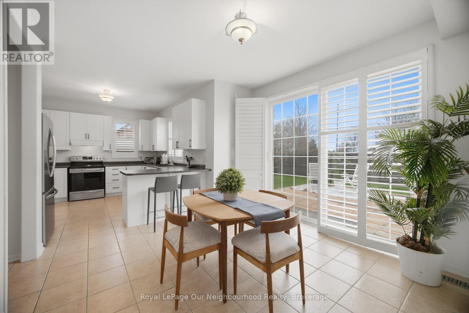 69 BLOOMSBURY AVENUE - 16