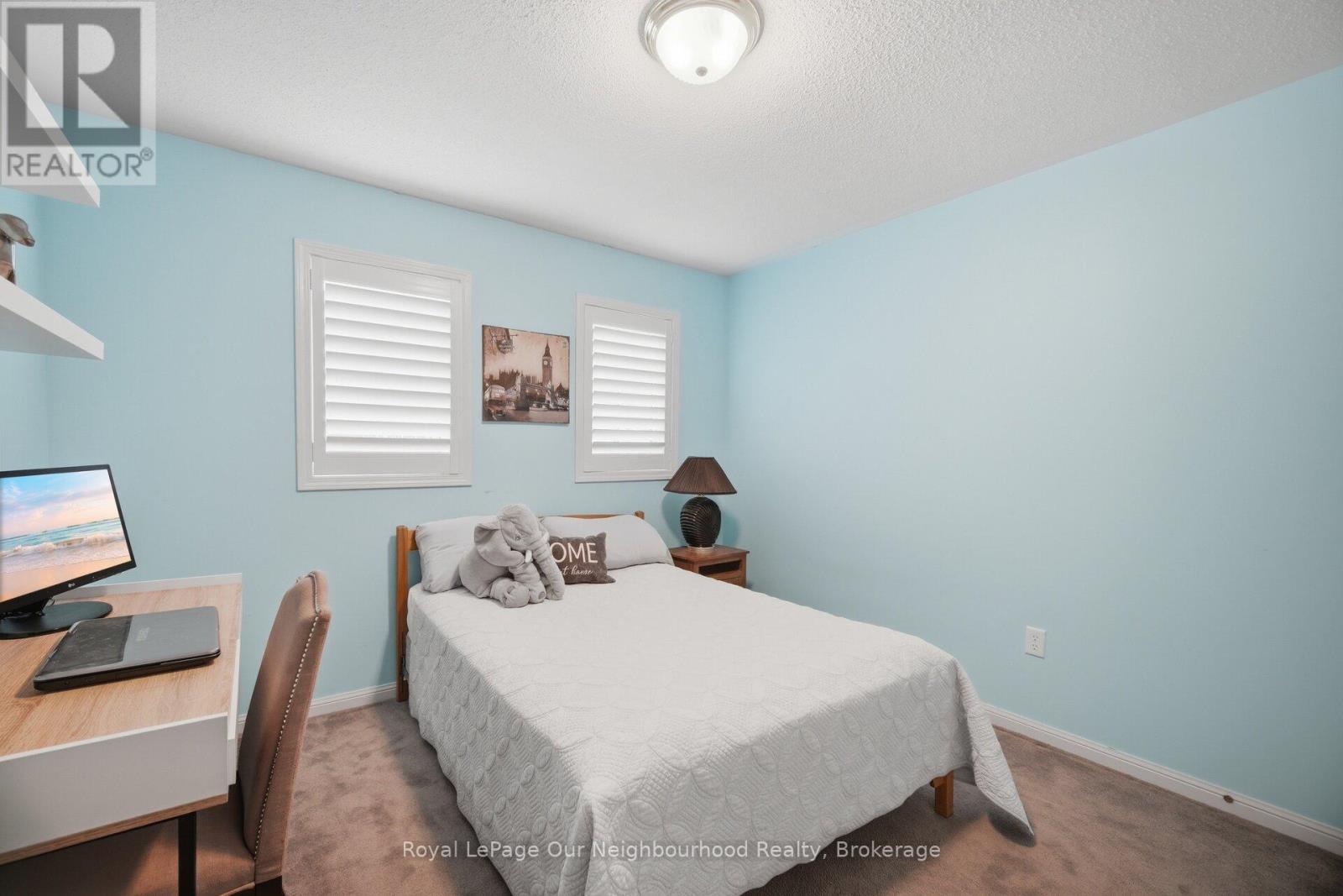 69 BLOOMSBURY AVENUE - 32