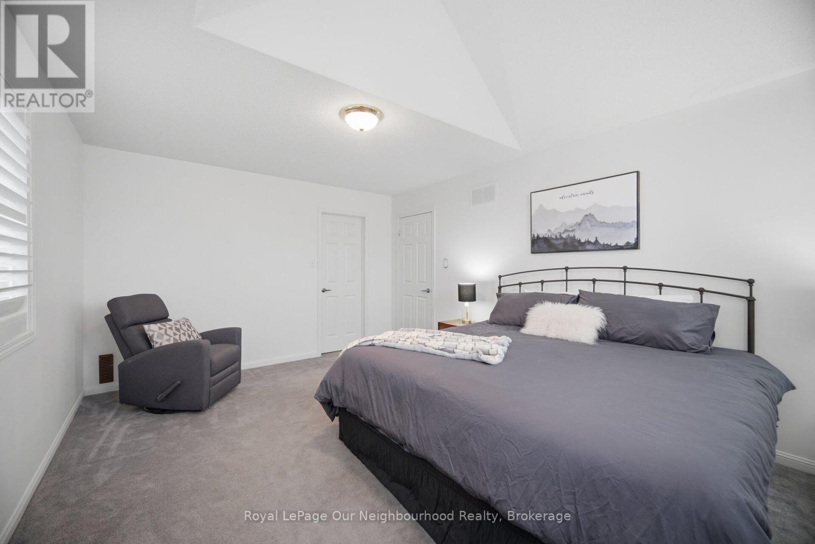 69 BLOOMSBURY AVENUE - 35
