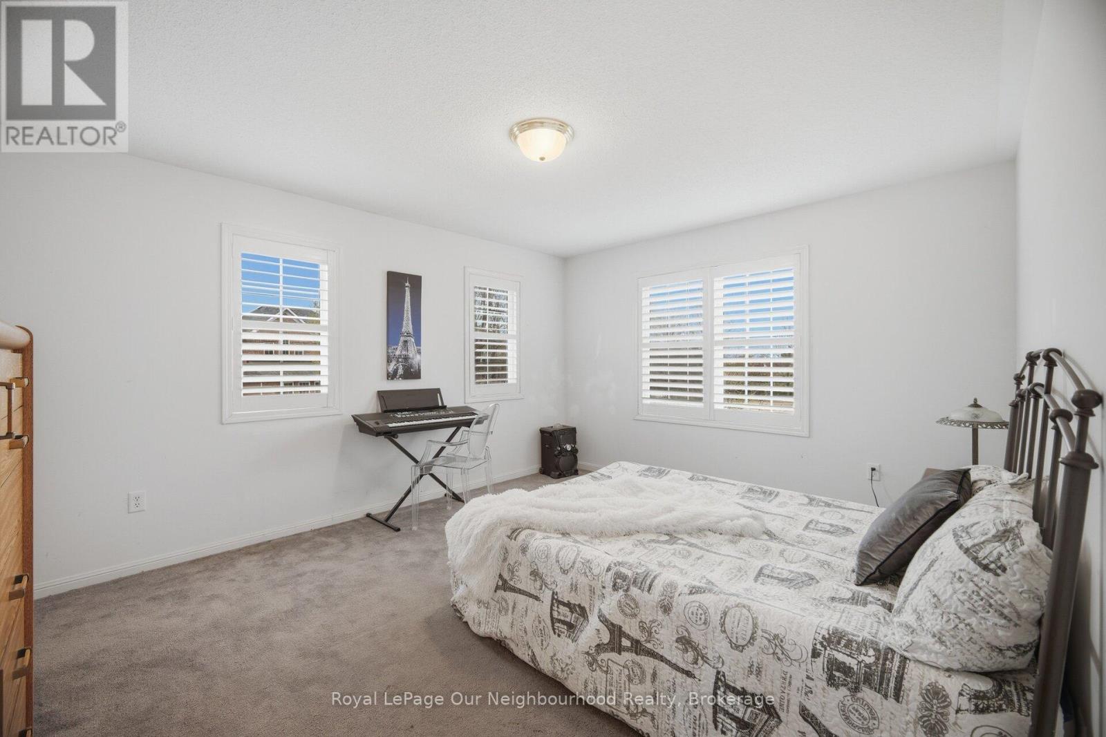 69 BLOOMSBURY AVENUE - 37