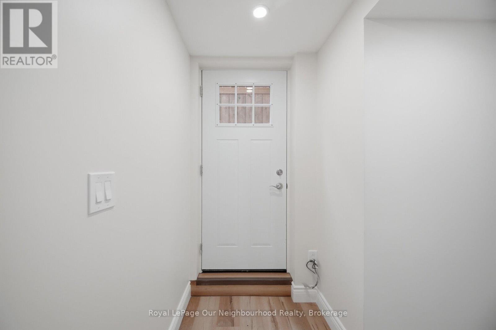 69 BLOOMSBURY AVENUE - 40