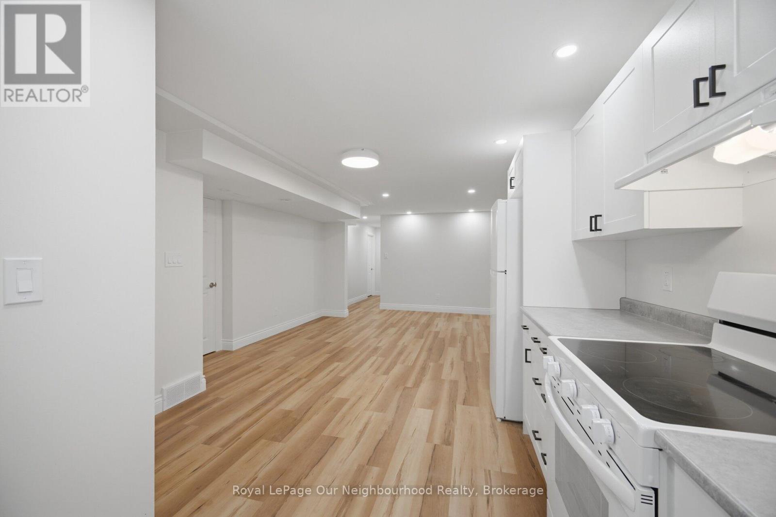 69 BLOOMSBURY AVENUE - 43