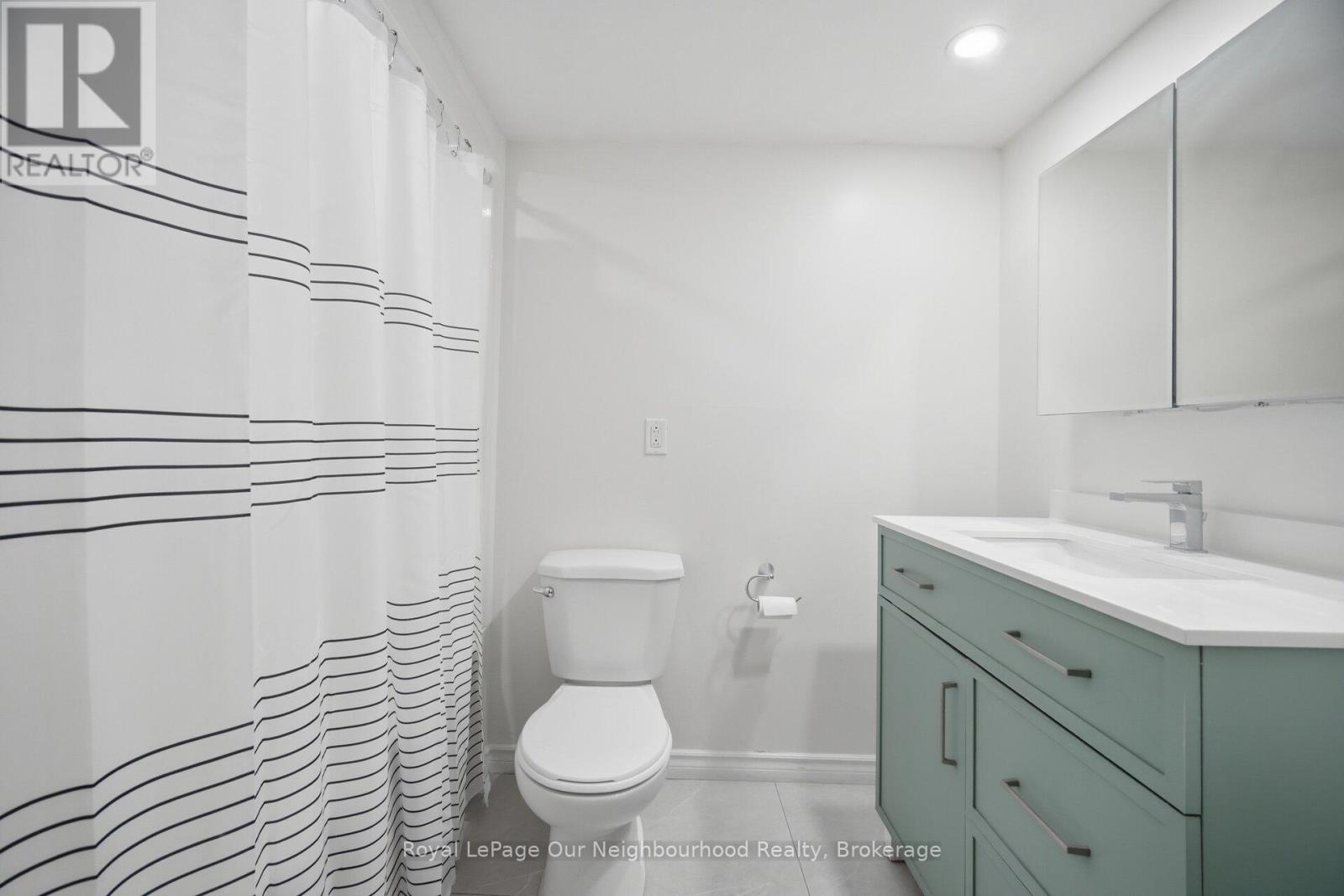 69 BLOOMSBURY AVENUE - 48