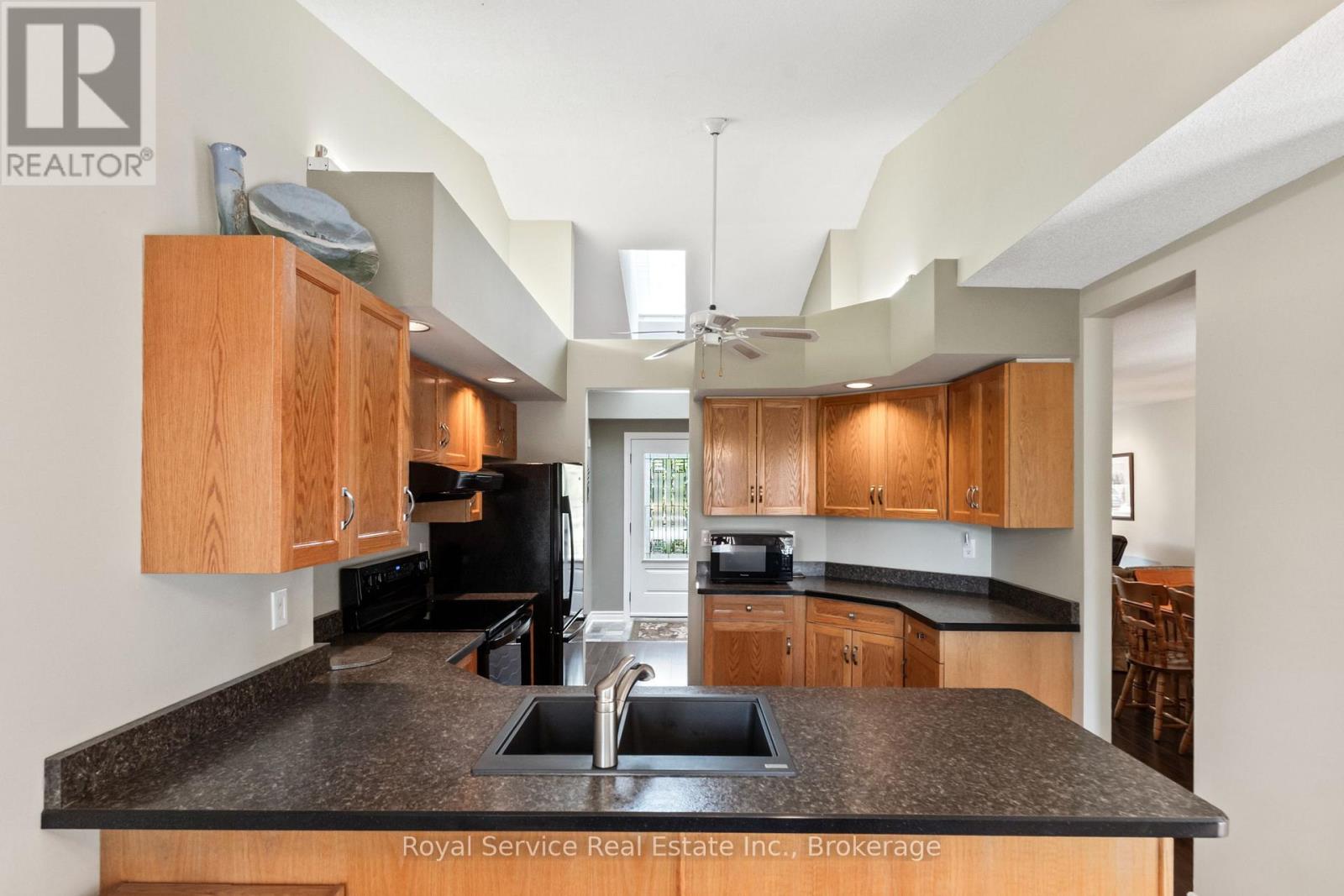 33 RUSSELL HILL ROAD - 11