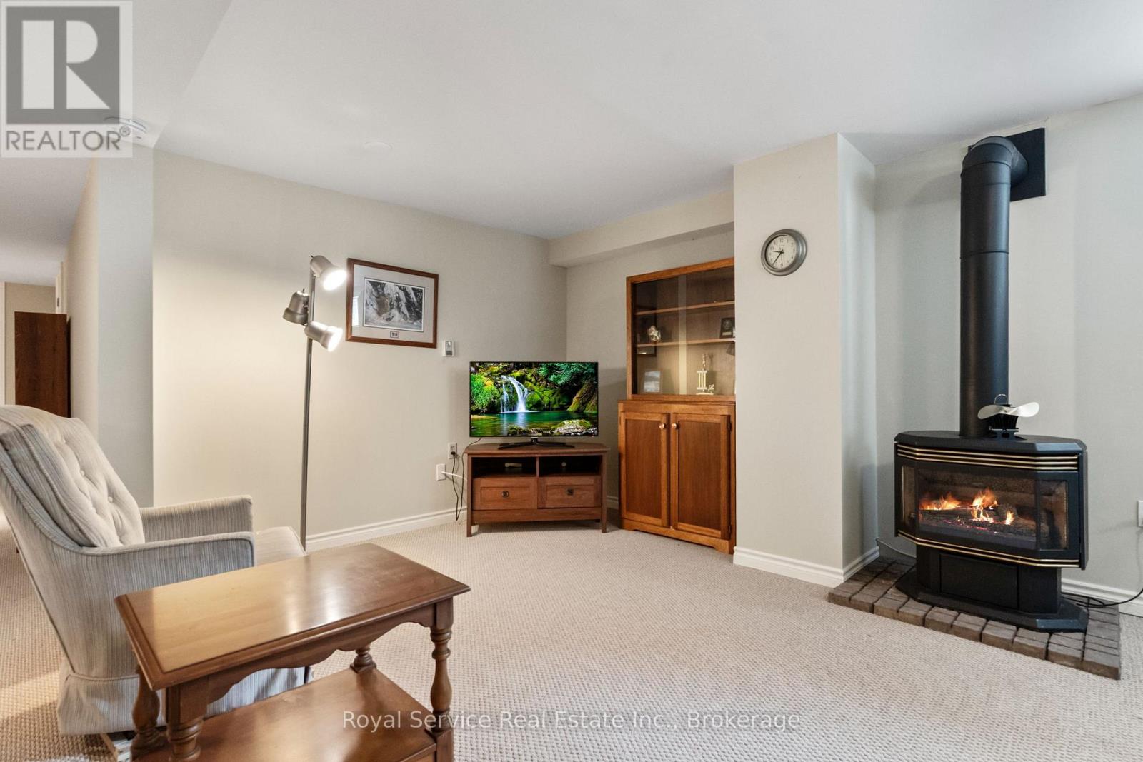 33 RUSSELL HILL ROAD - 31