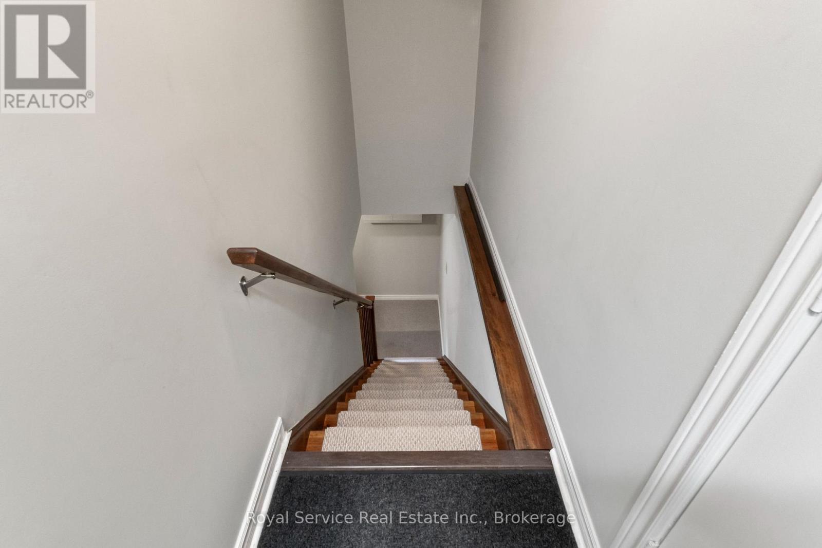 33 RUSSELL HILL ROAD - 33