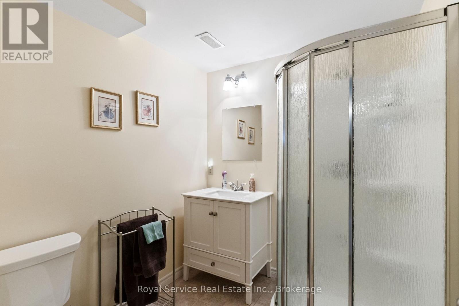 33 RUSSELL HILL ROAD - 35