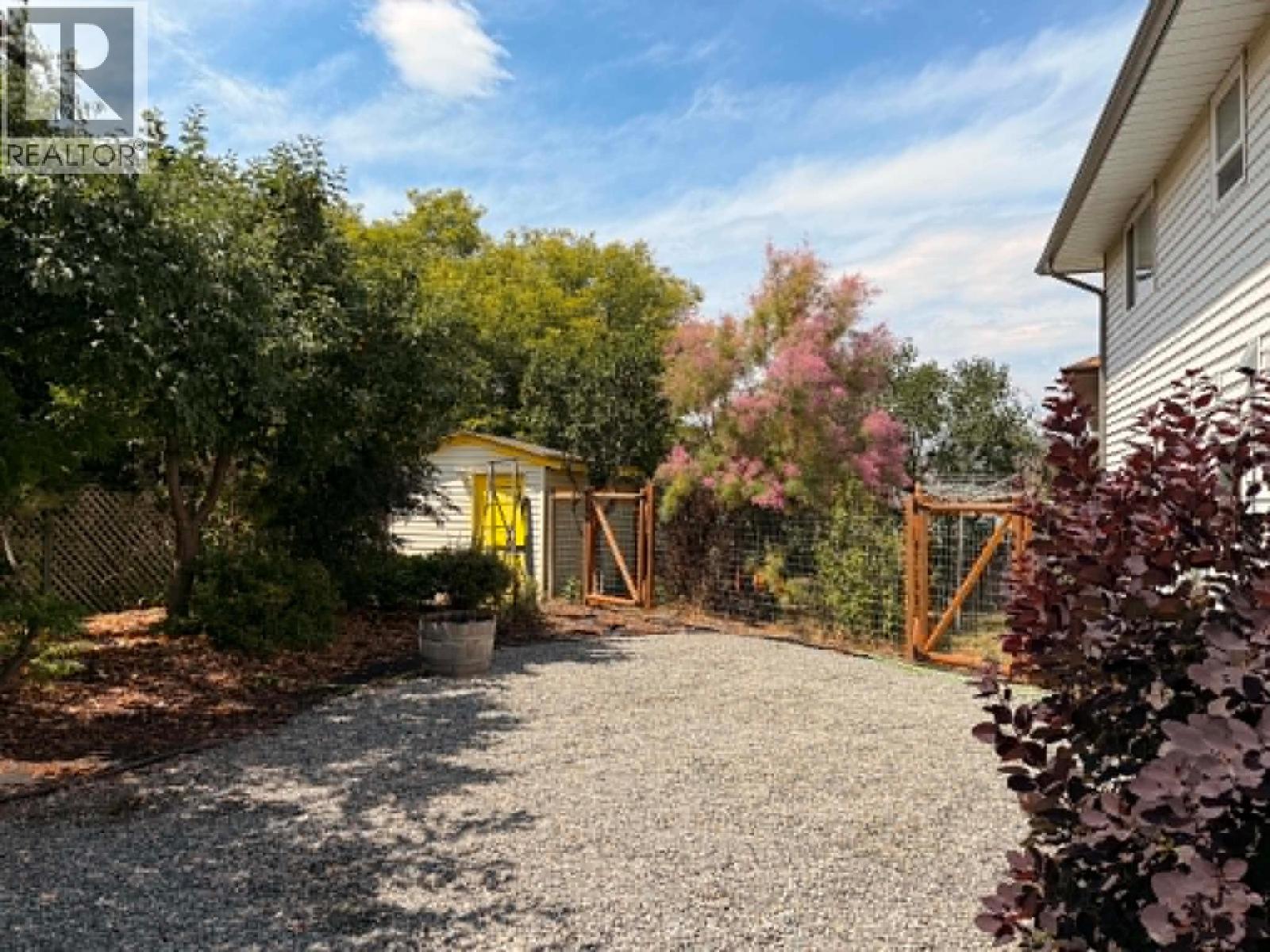 2952 Clapperton Avenue - 63