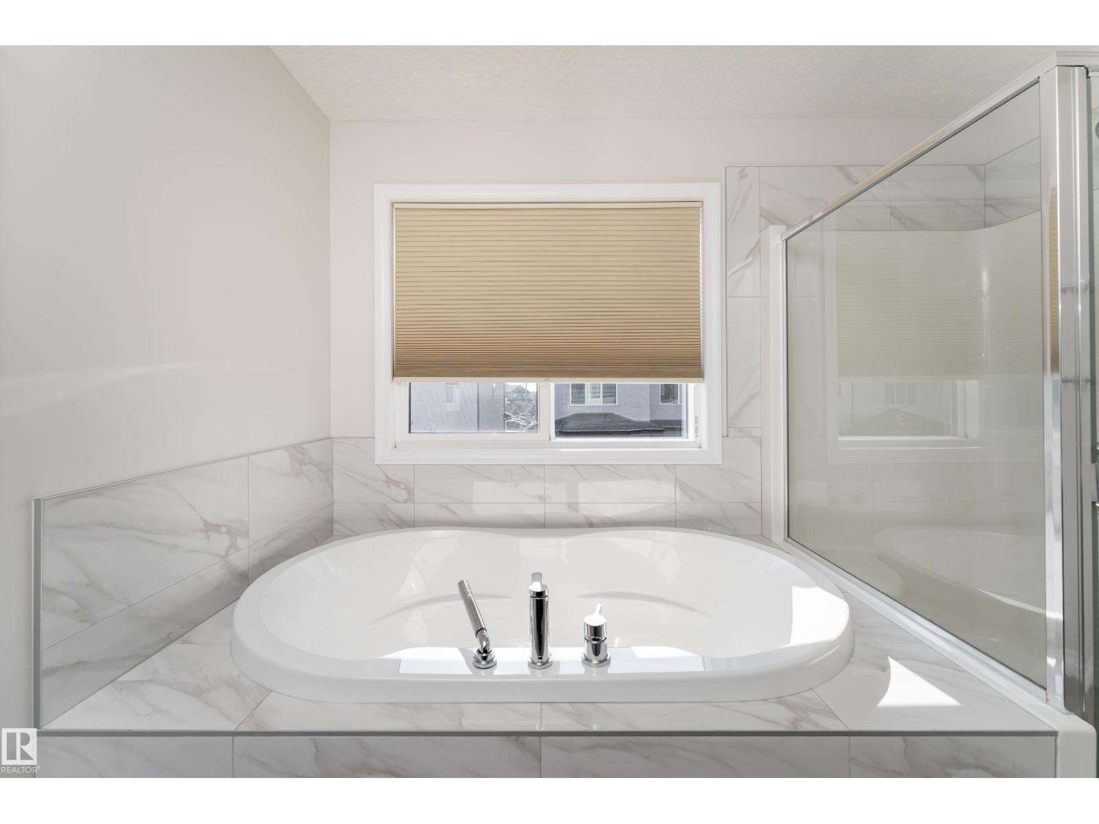 17132 64 ST NW - 31